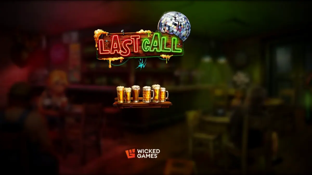Suasana bar gurun yang kumuh dan penuh neon dalam slot Last Call